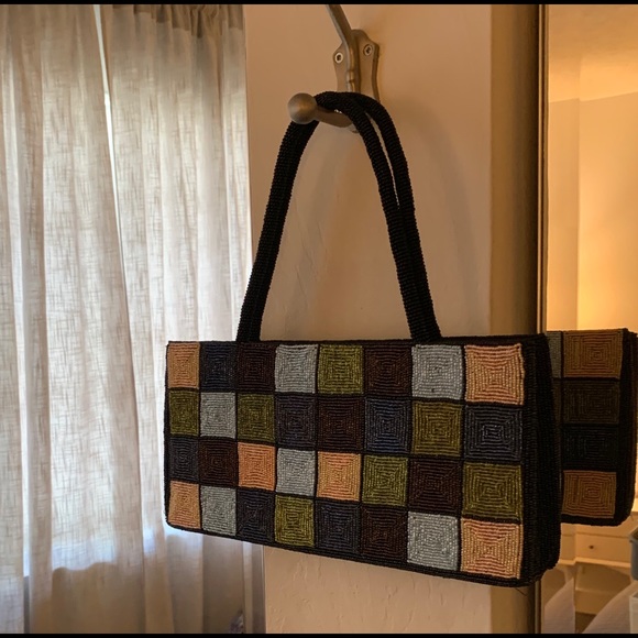 Beautiful Beaded Handbag - Picture 2 of 5